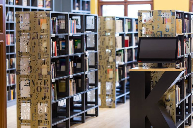 biblioteka na dworcu we Wrocławiu