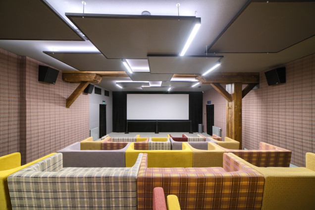 aranżacja wnętrza, wnętrze kina, modernizacja wnętrza, kino Muza, Toya Design, przestrzeń kinowa, fotele w kinie, oryginalne wnętrze