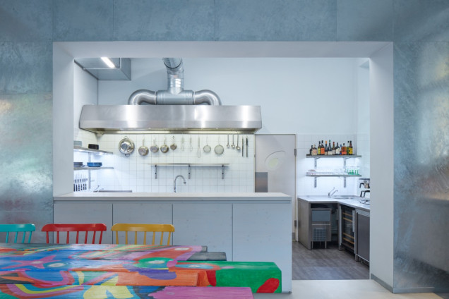 wnętrze restauracji, aranżacja restauracji, inspirujące wnętrze, Avocado Gang, Karolina Konečná, Mimosa architekti, wnętrze publiczne, realizacja restauracji