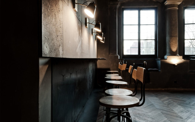 bar, ciekawe lampy, wnętrze, lokal