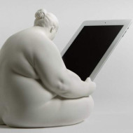 Scott Eaton, Venus of Cupertino, stacja dokująca do iPadów inspirowana prehistorycznymi figurkami Wenus
