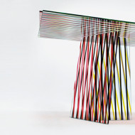 Patricia Urquiola, Crossing, stół ze szkła, stół z wzorem kolorowych linii