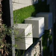 Wyposażenie ogrodu - kubiki z betonu architektonicznego