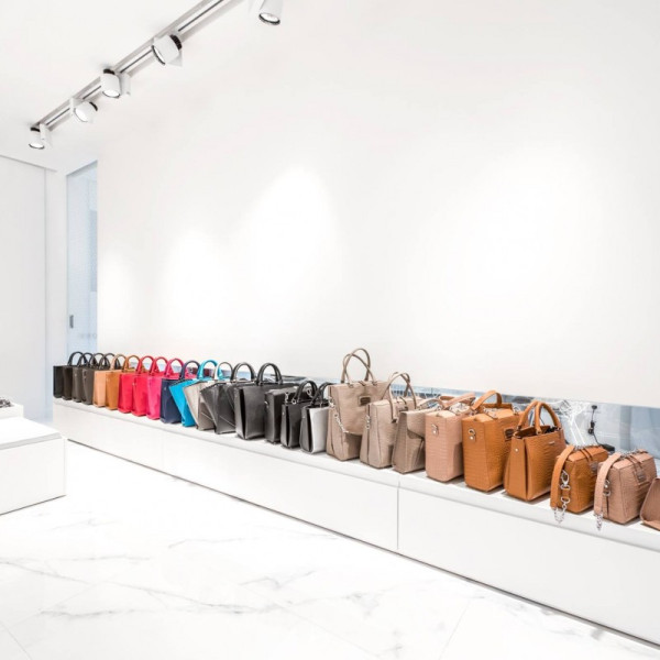 Showroom: ekskluzywny minimalizm, ilustracja z publikacji
