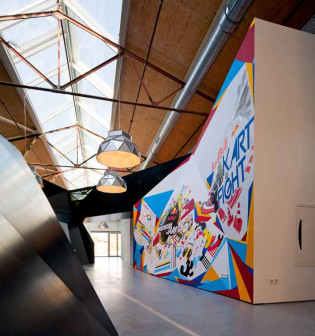 Sid Lee Architecture, siedziba główna Red Bull, Amsterdam, adaptacja hali poprzemysłowej