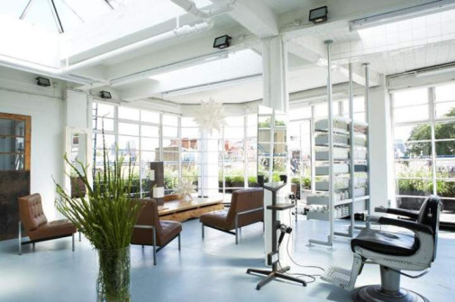 Fourth Floor, salon fryzjerski z meblami i lampami Toma Dixona, salon fryzjerski w Londynie