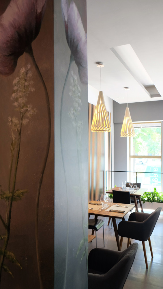 Kwiaty jak malowane – aranżacja wnętrza restauracji