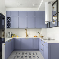 Mieszkanie z kuchnią w kolorze blue