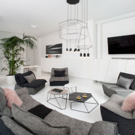 Mieszkanie całe w bieli, czyli aranżacja apartamentu w Warszawie